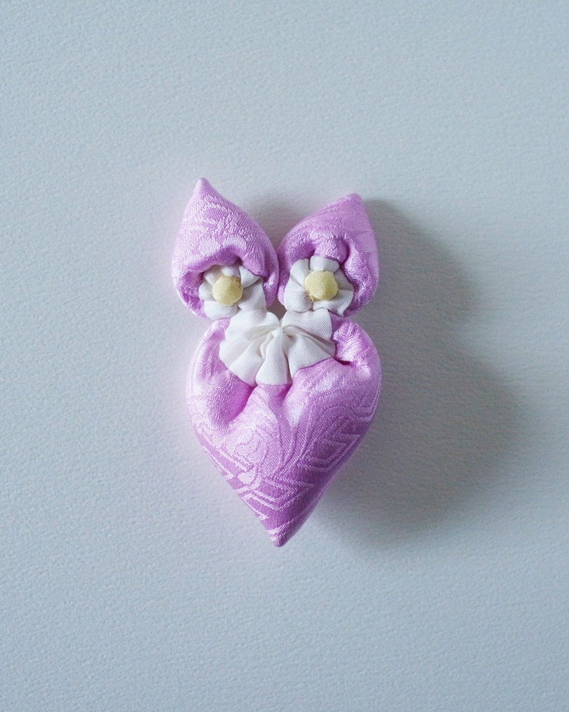 桃のつるし飾り 自然光での見え方